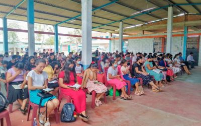 JÓVENES SE UNEN EN AYUNO