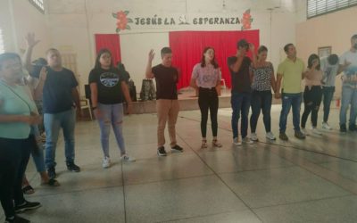CONGRESO DE JÓVENES «RESPLANDECE»