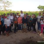 IGLESIA AYUDA A PERSONAS EN UN VERTEDERO
