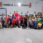 JÓVENES PARTICIPAN DE UNA “GUERRA DE COLORES” Y DISFRUTAN DE UNA TARDE DIFERENTE EN LA IGLESIA DEL NAZARENO JESÚS LA ESPERANZA “EL LIMÓN” (EDO. ARAGUA)