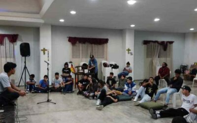 JÓVENES VIVIERON UNA NOCHE DE VIGILIA DIFERENTE