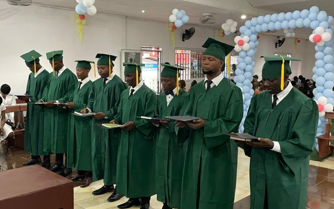 PRIMEROS GRADUADOS EN TEOLOGÍA EN GUINEA ECUATORIAL: UN HITO HISTÓRICO PARA EL STN CONO SUR