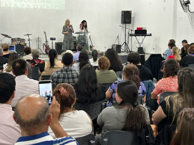 La Dra. Carla Sunberg inicia las Asambleas Distritales en América del Sur.