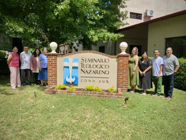 Capacitación que fortalece las bibliotecas en los Seminarios Nazarenos de América del Sur