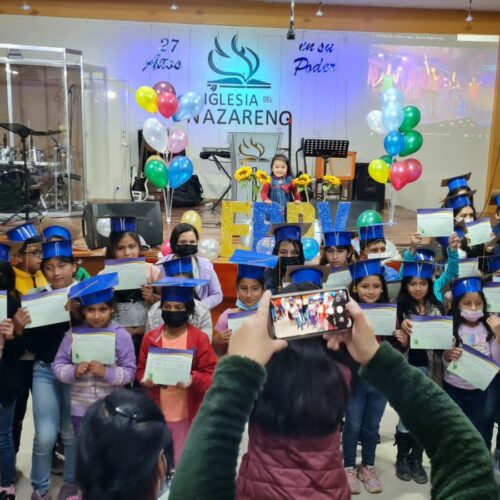 Mirando a los niños como Jesús los ve.